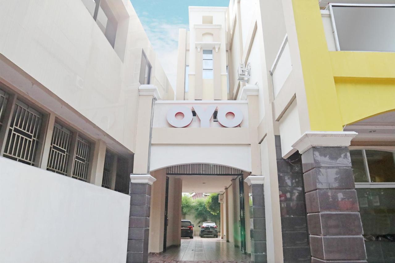 Hotel OYO 1649 Grya Lavinsa Padang  Exterior foto